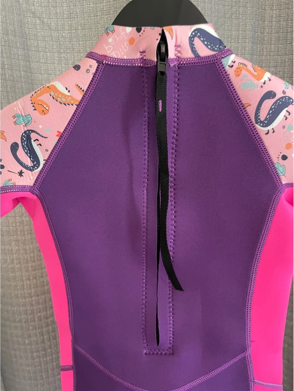 Kids AONYIYI Wetsuit Size Large Purple Pink Dinosaur Print Back Zip Swim Suit